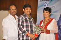 Lovely Triple Platinum Disc Function